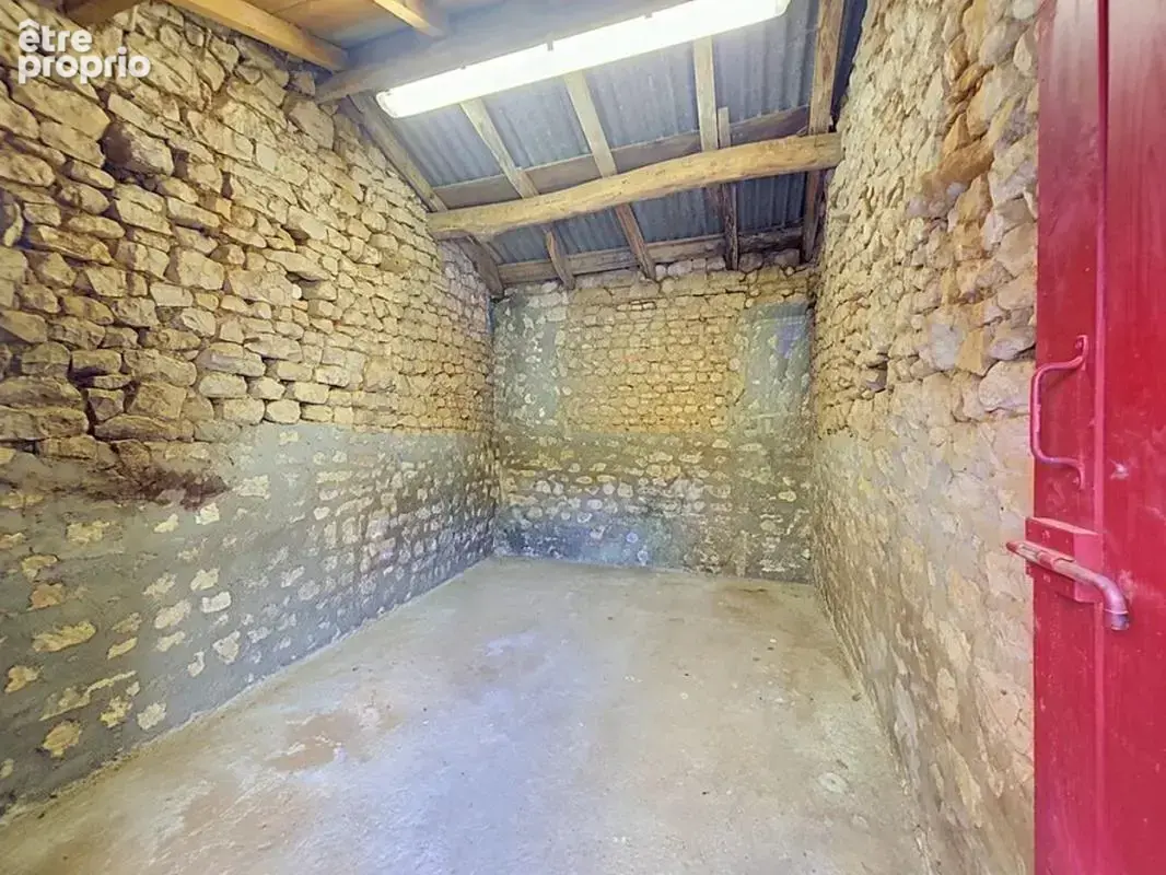 Maison 9 pièces 310 m² à vendre à Surin (79220) - photo 25