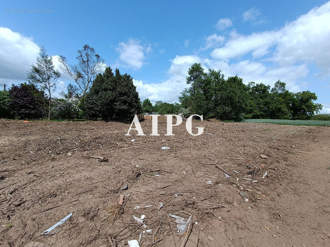 Terrain à PLOUGUERNEVEL