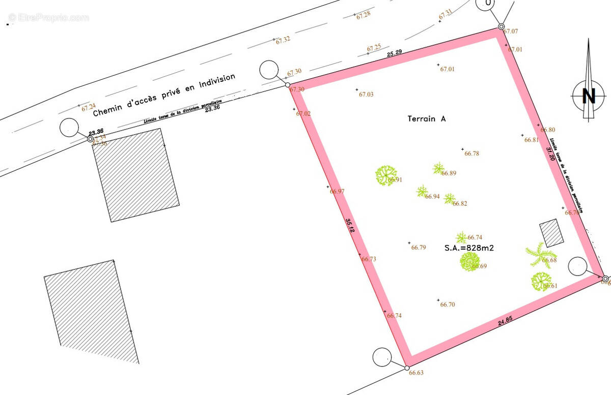Terrain à YVRE-L'EVEQUE