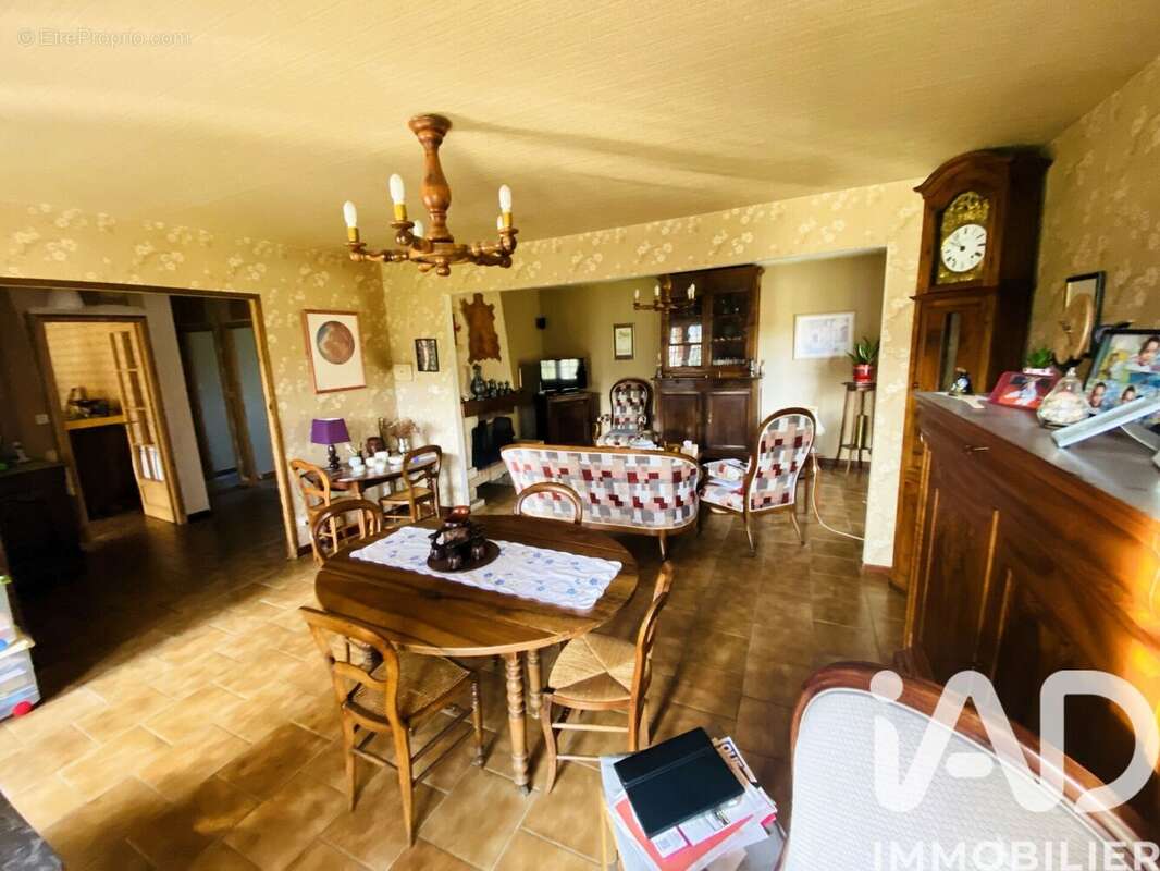 Maison 146 m² à Castelfranc  - photo 4