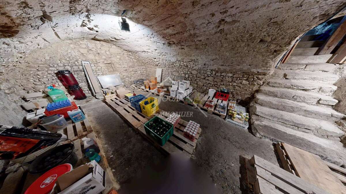 Commerce à CHARROUX