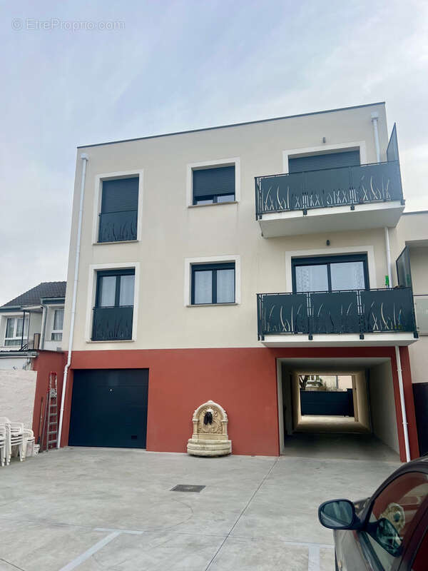 Appartement à PARAY-VIEILLE-POSTE