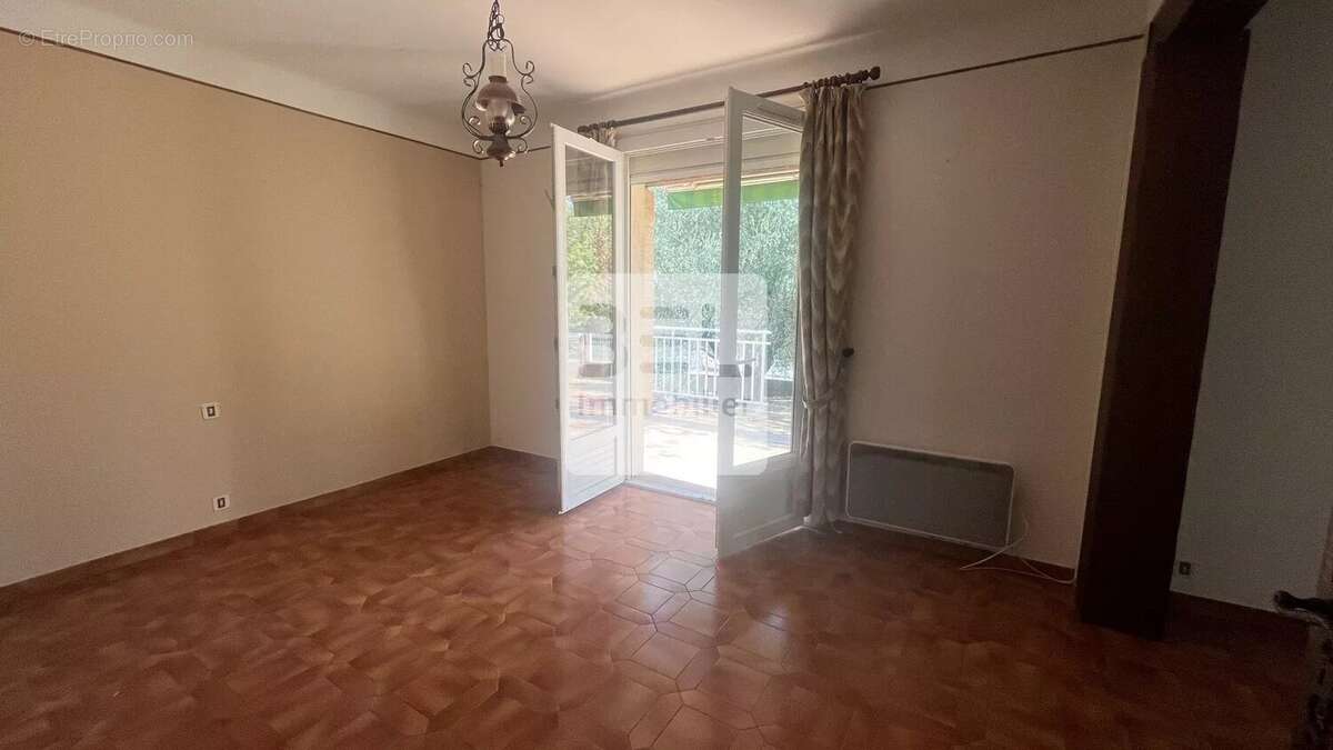 Maison à BAGNOLS-SUR-CEZE