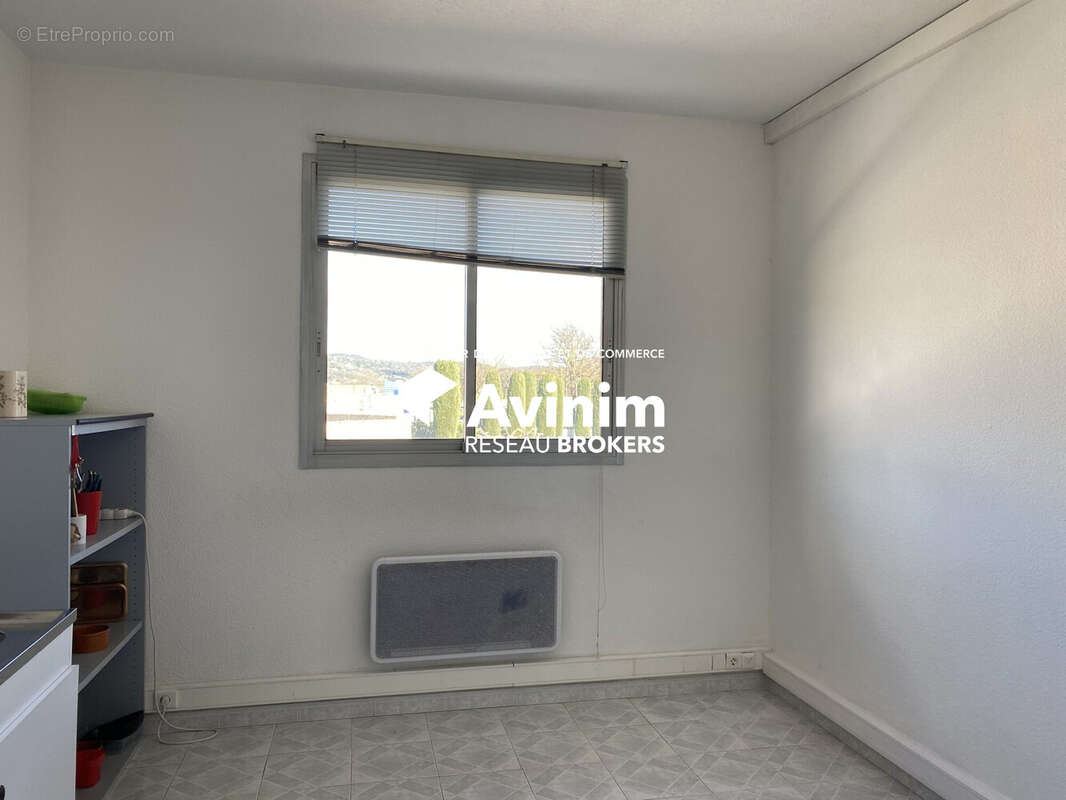 Commerce à TOURRETTES