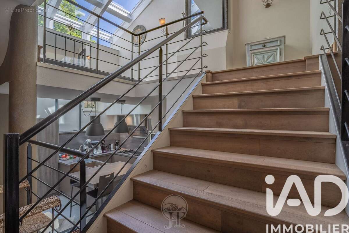 Maison 238 m² à Sainte-Ruffine  - photo 6