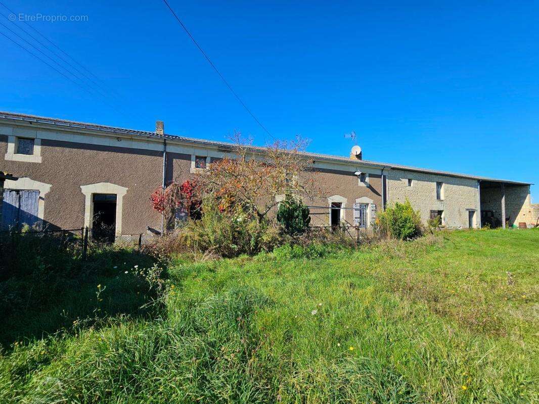 Ancien corps de ferme a restaurer - photo 2