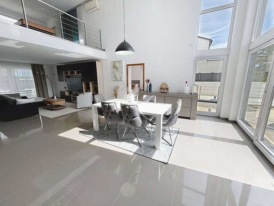 Maison récente Solgne F7 204 m2 - photo 6