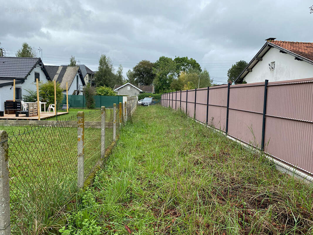 Terrain 980 m² à Morlaas  - photo 2