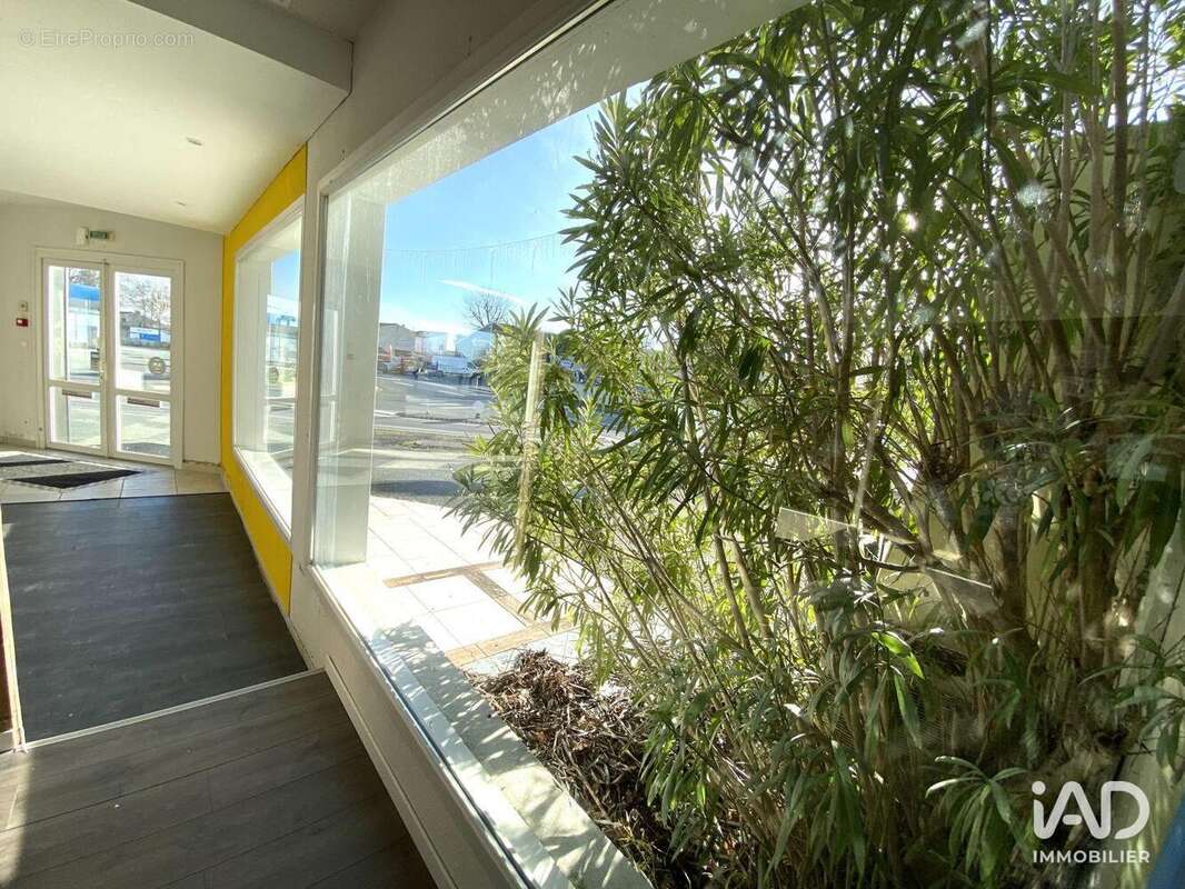 Photo 5 - Commerce à BREUILLET