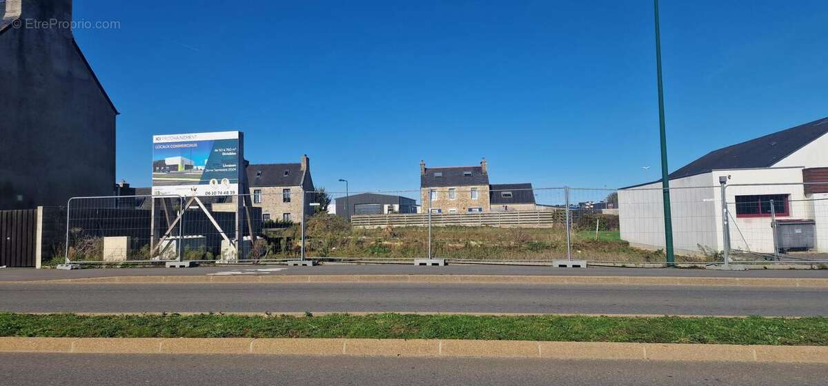 Photo 2 - Commerce à SAINT-POL-DE-LEON