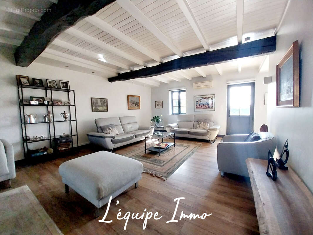 Maison de village T5 avec piscine et garage - photo 7
