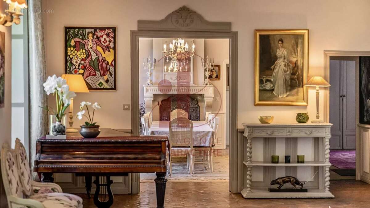 Maison à FONTAINEBLEAU