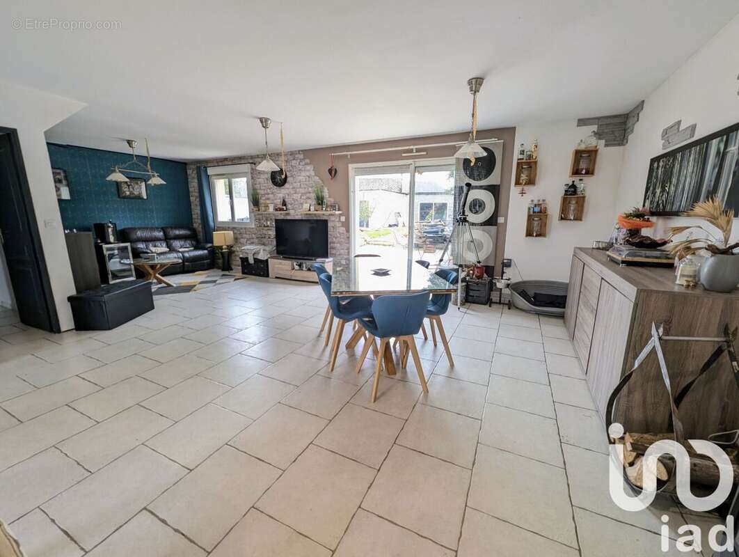 Maison 129 m² à La Harengere  - photo 2