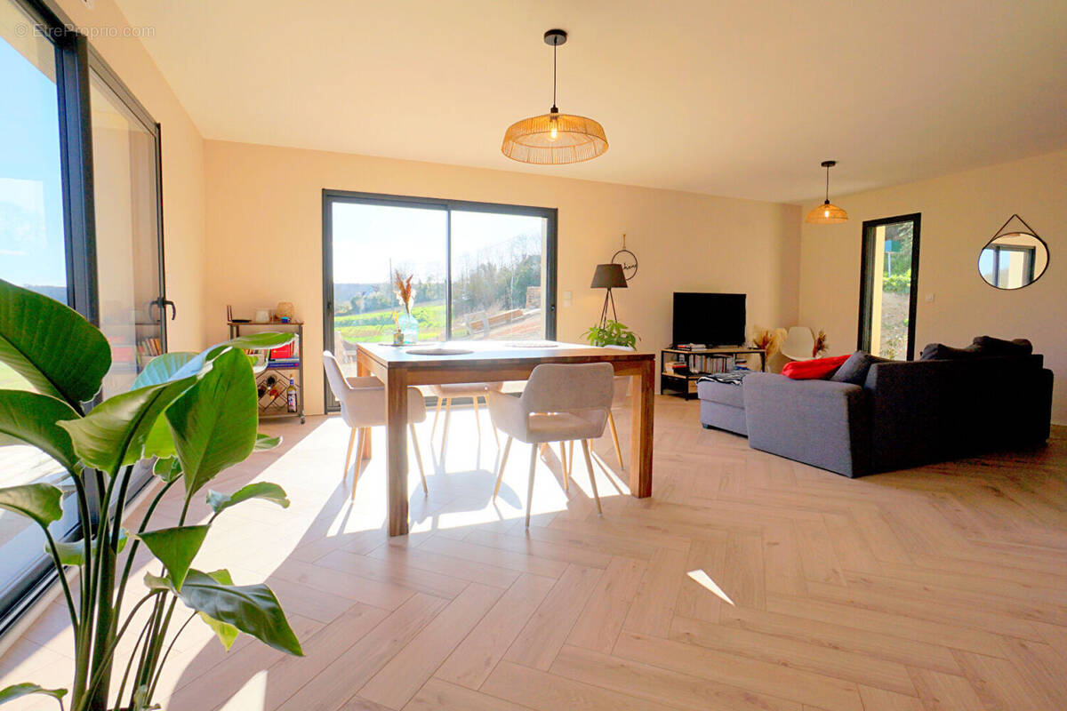 Maison à AUBERGENVILLE