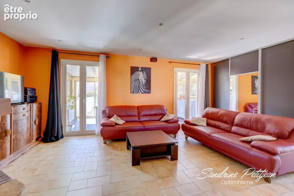 À vendre – Maison familiale de plain-pied 108.5 m² (4 chambres - Véranda) + Garage – Piscine – Terrain 555 m² – Saint-André-de-C - photo 2
