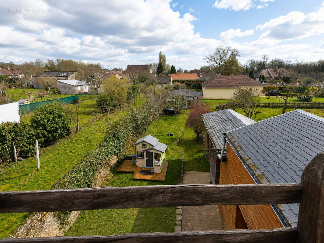 Maison 182 m² à Ajain  - photo 4