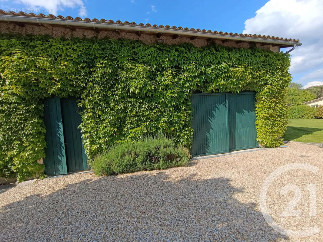 Maison à SAINT-SEURIN-SUR-L'ISLE