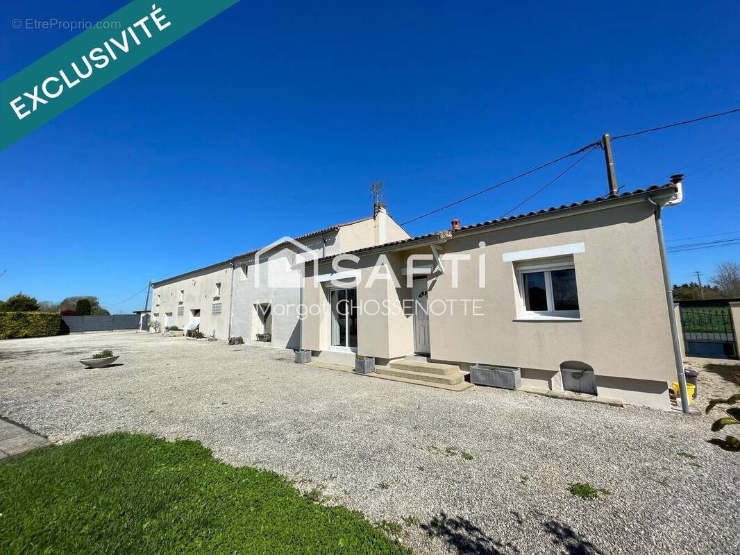 Photo 1 - Maison à ASNIERES-LA-GIRAUD