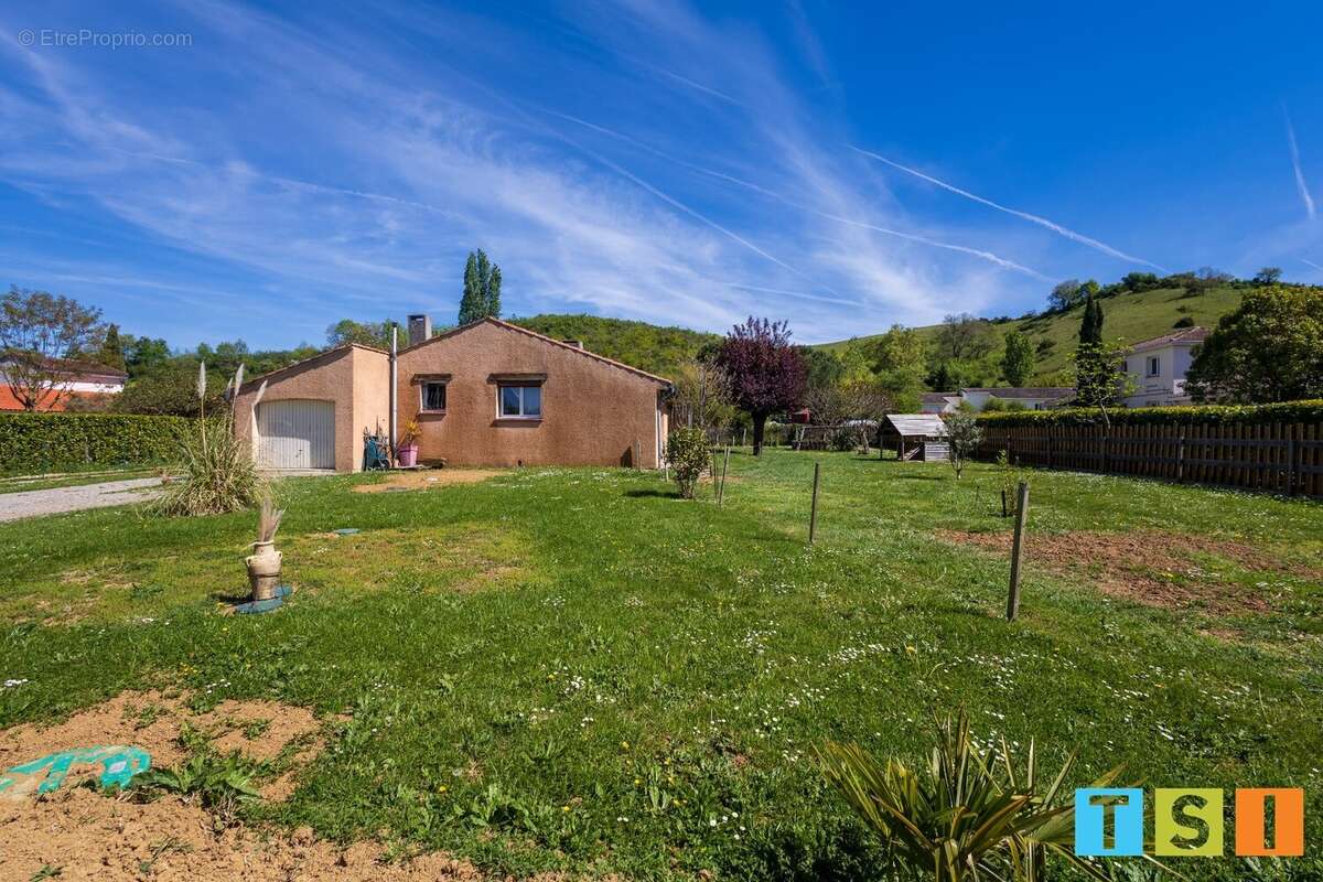 Maison à MONTESQUIEU-VOLVESTRE