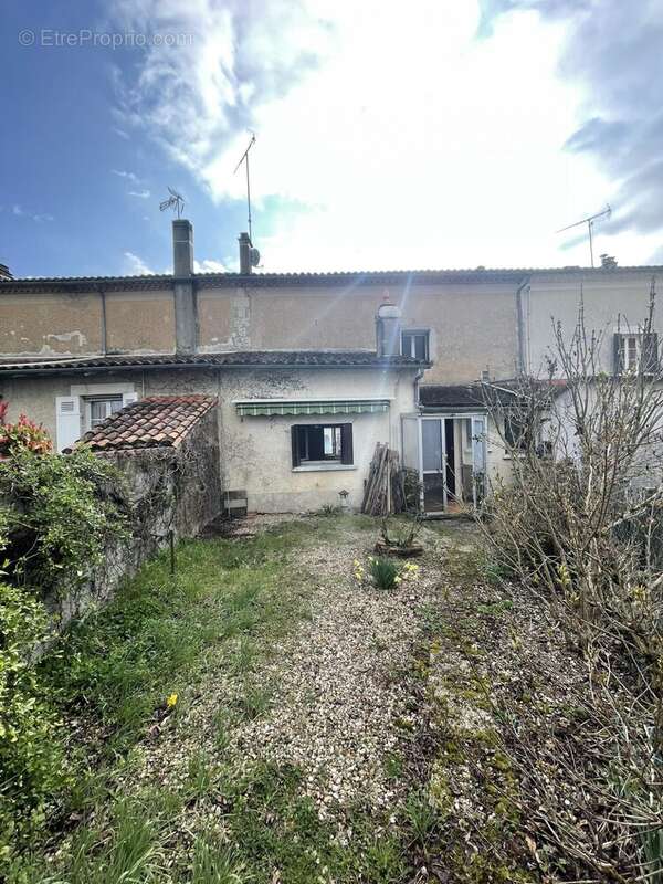 Maison 100 m² à Saint-Astier  - photo 3
