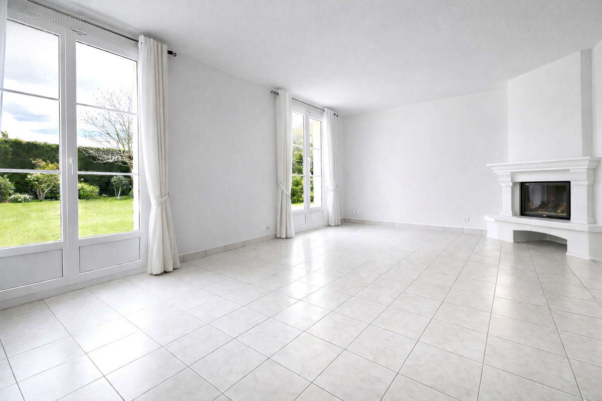 Maison à OZOIR-LA-FERRIERE