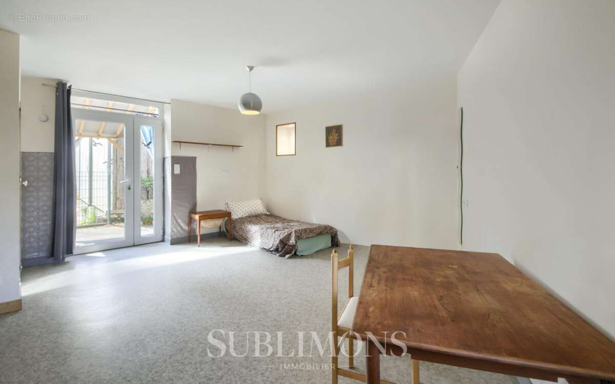 Maison avec dépendance habitable et Hangar - photo 13