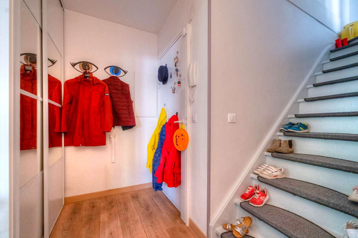 Appartement à LA GARENNE-COLOMBES