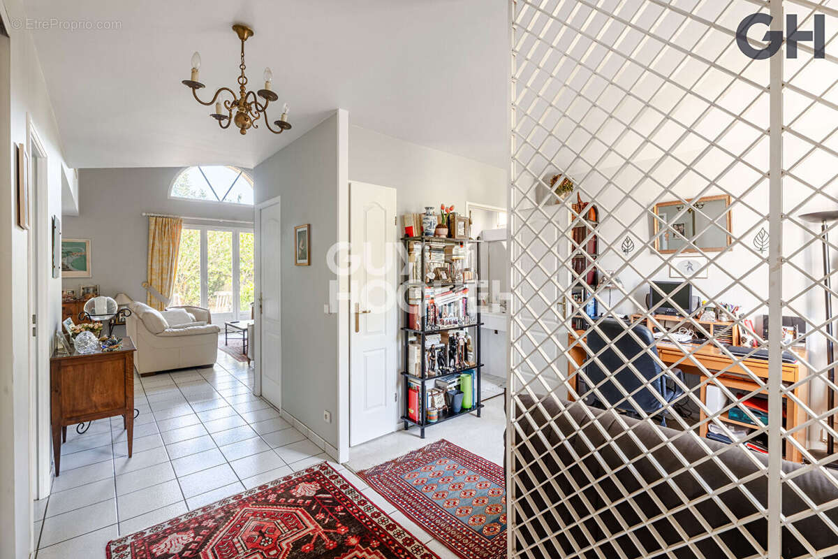 Maison familiale avec sous-sol de 7 pieces (173 m²) à soisy-sur-seine - photo 9