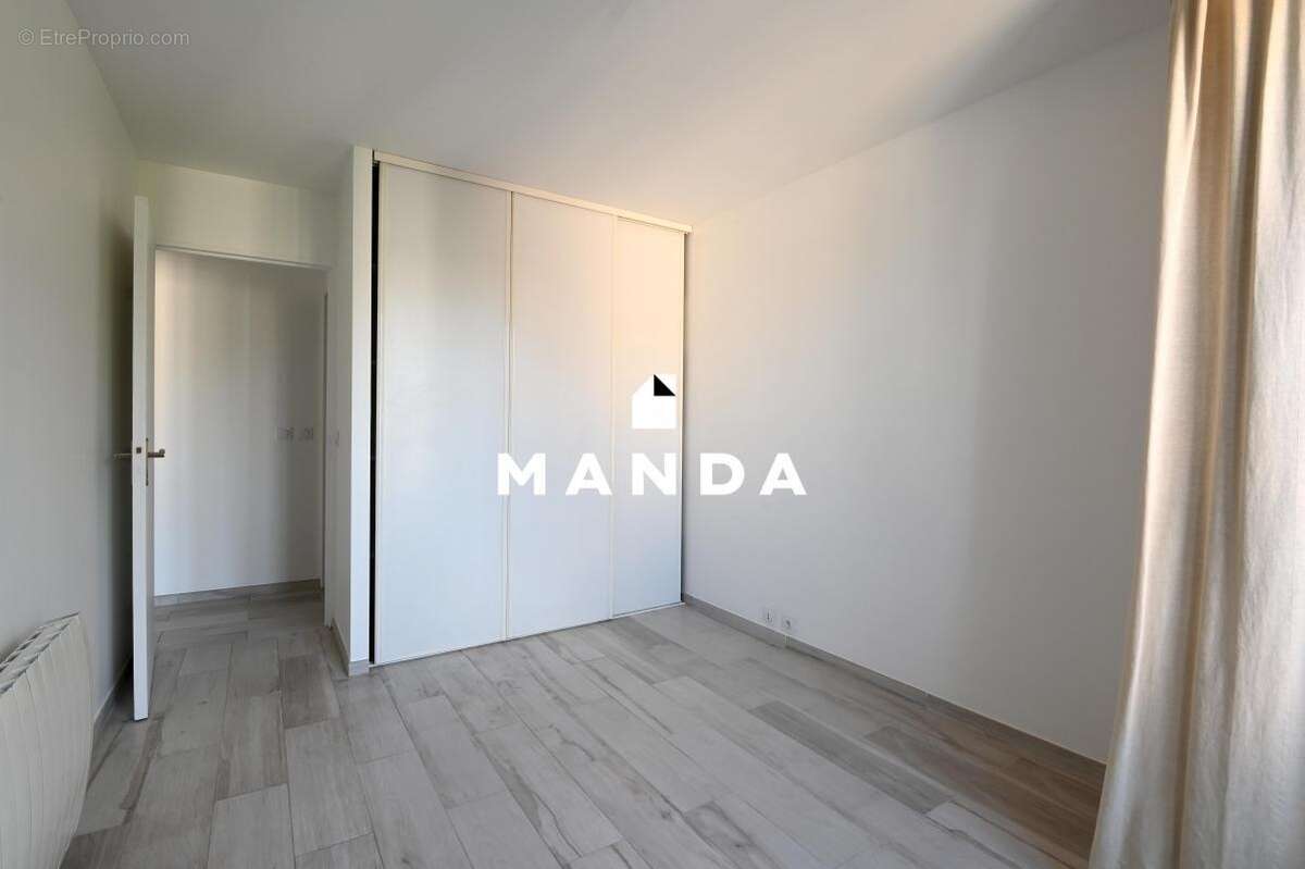 Appartement à ISSY-LES-MOULINEAUX