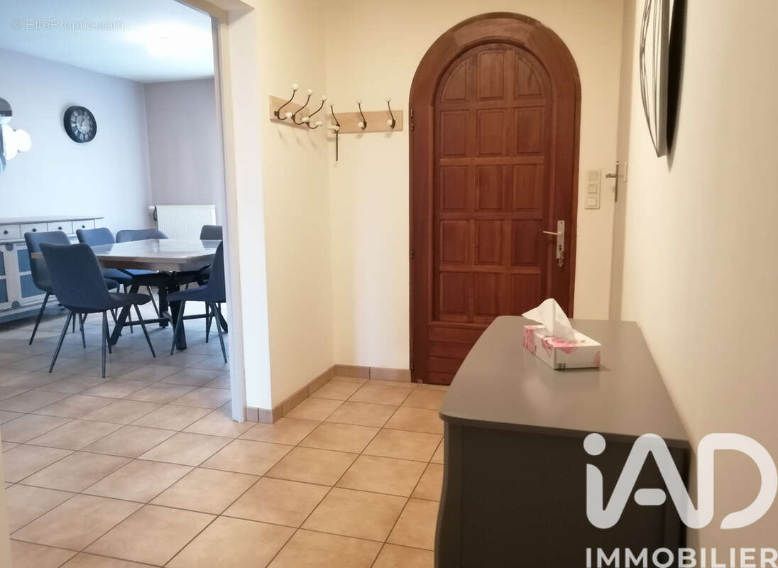 Photo 4 - Maison à AMBRIERES-LES-VALLEES