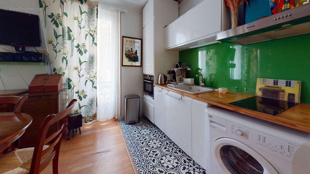 Appartement à PARIS-14E