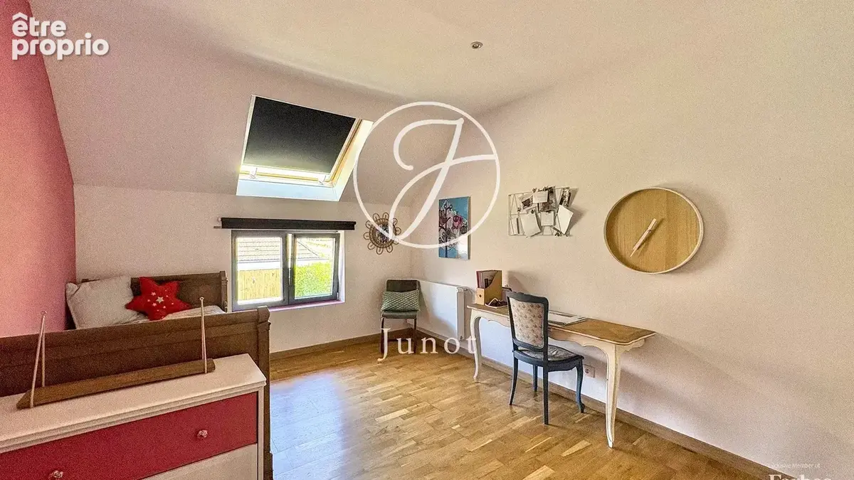 Sailly-lez-lannoy - Ferme rénovée à vendre - 10 pièces - 334m² et 180m² de dépendance - 7 chambres - Piscine - Garage - photo 12