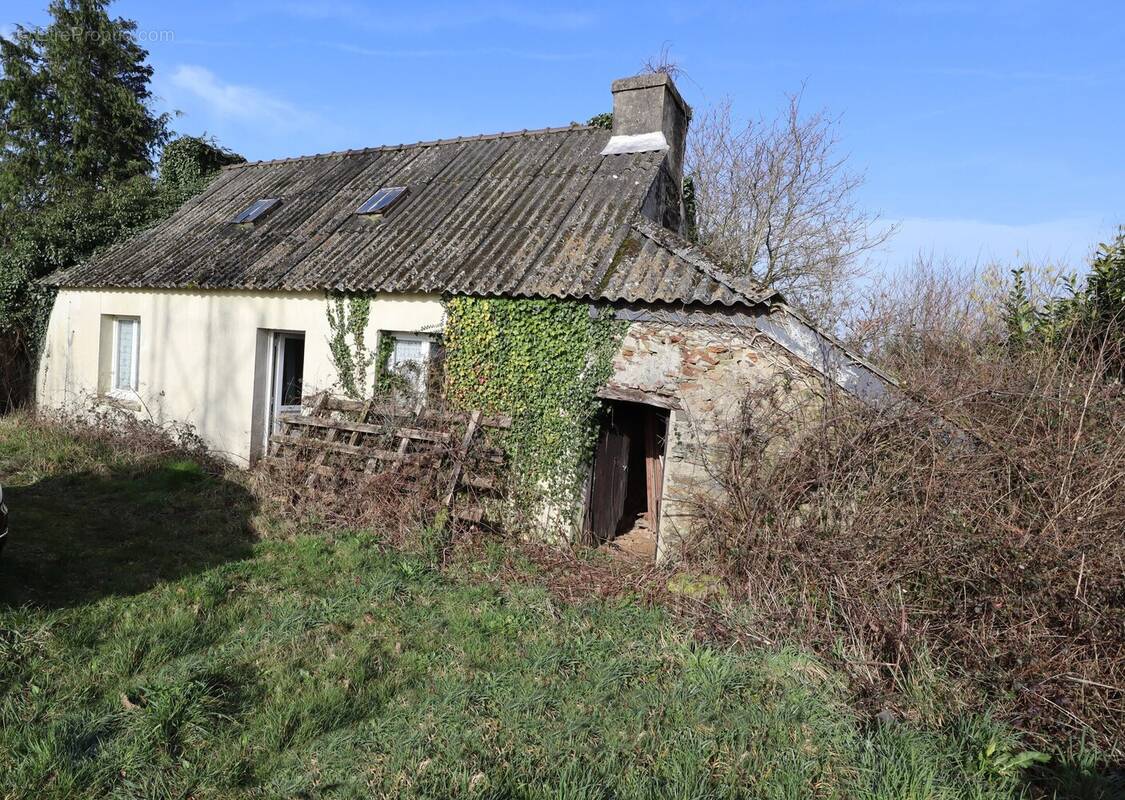 Maison à POULLAOUEN