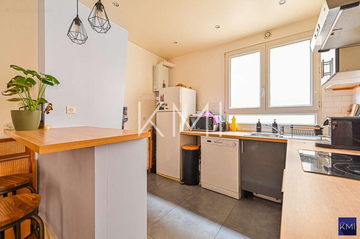 Appartement à PARIS-20E