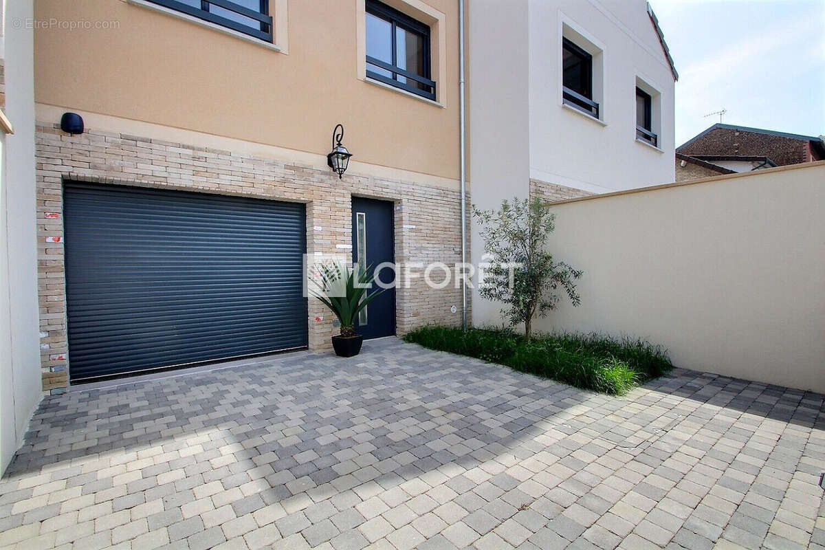 Maison à NANTERRE