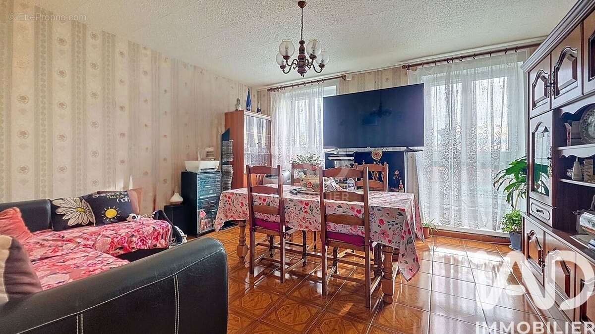 Photo 2 - Appartement à SAINT-JEAN-DE-LA-RUELLE