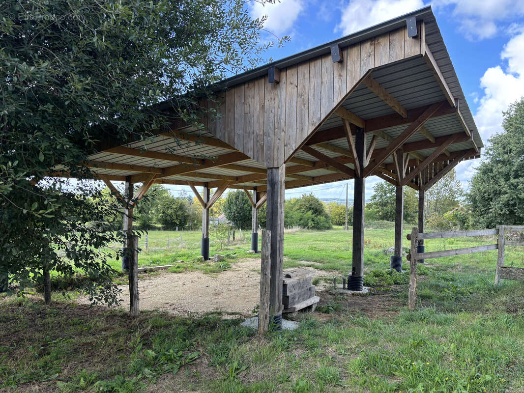 LE MELE SUR SARTHE - Ancien corps de ferme avec dépendances et 2 hectares de prairie - photo 15