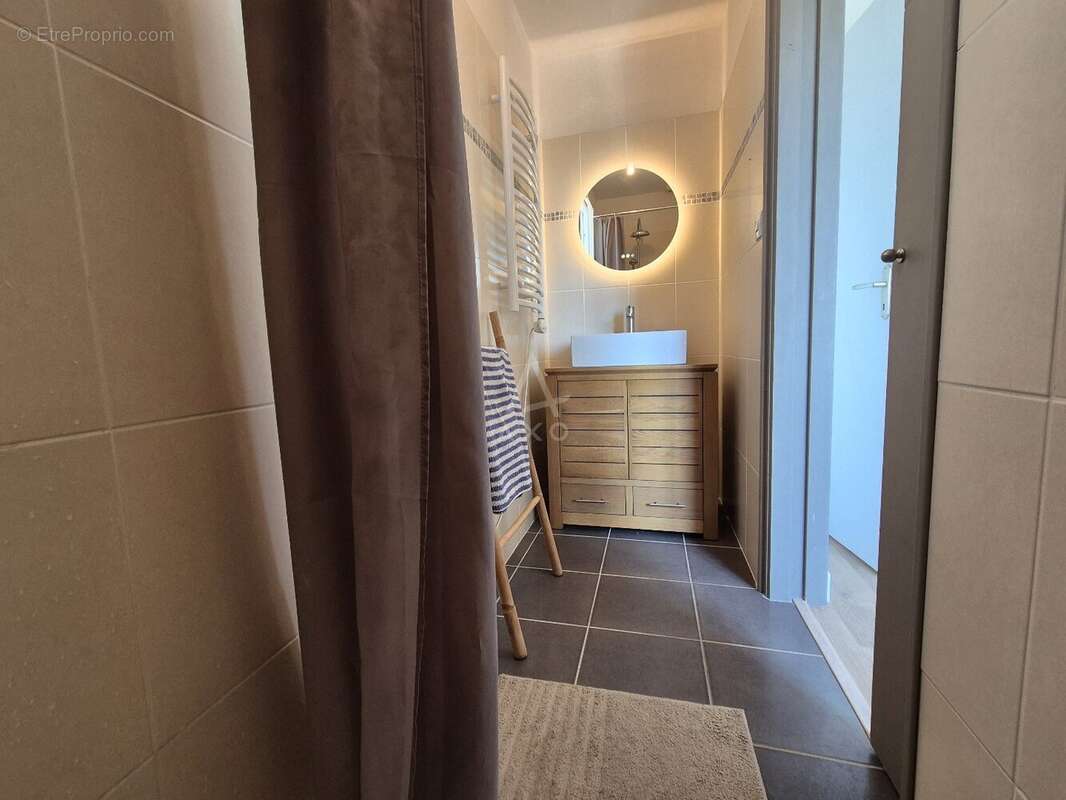 Le charme contemporain sur un écrin paysager de 1 030 m² - photo 8