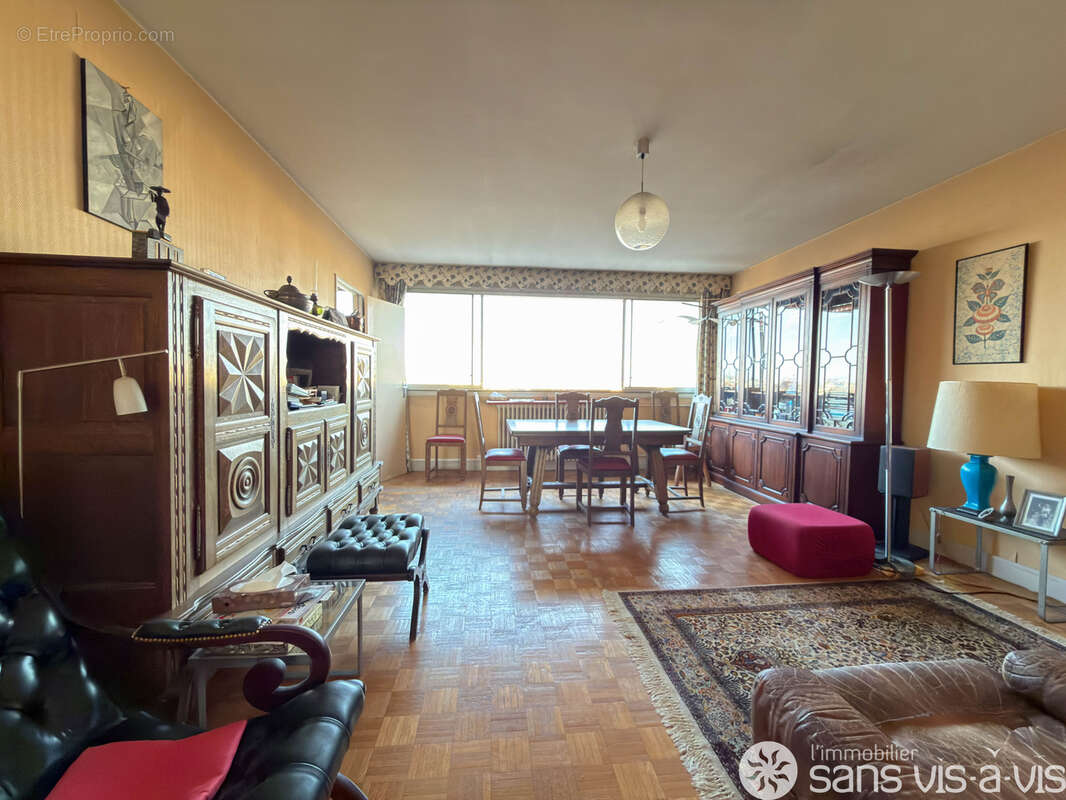 Appartement à CHARENTON-LE-PONT