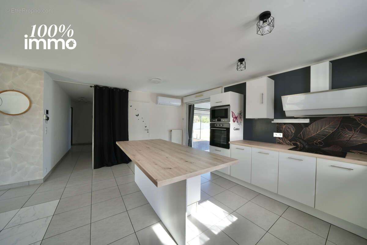 Maison à PESSAT-VILLENEUVE