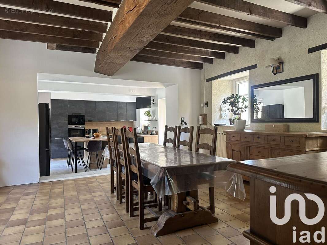 Photo 2 - Maison à YVRE-LE-POLIN