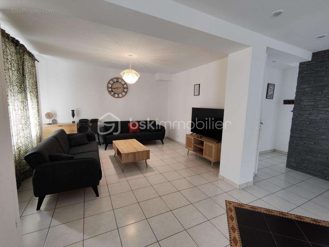 Maison à ROZ-SUR-COUESNON