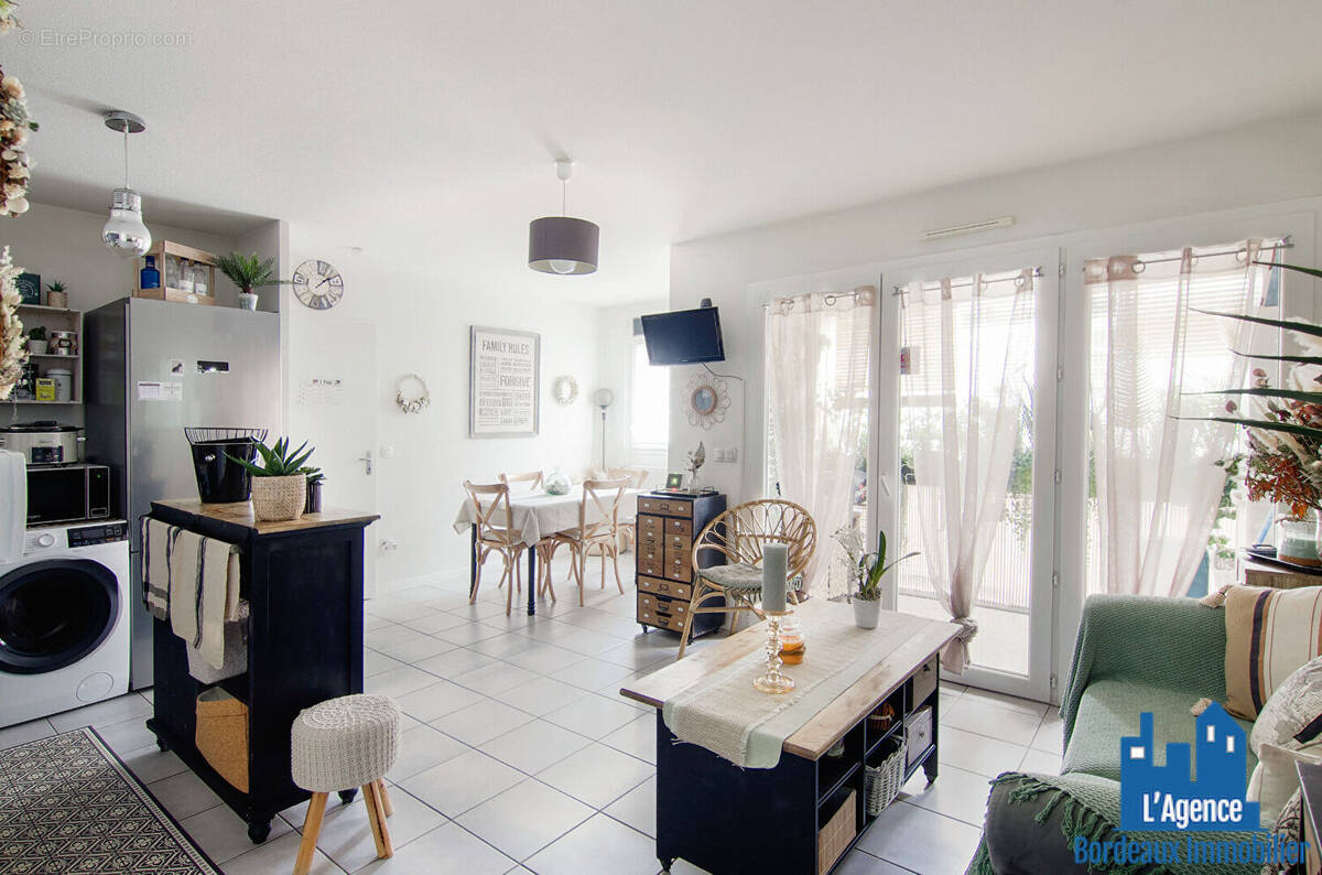 Appartement à VILLENAVE-D&#039;ORNON