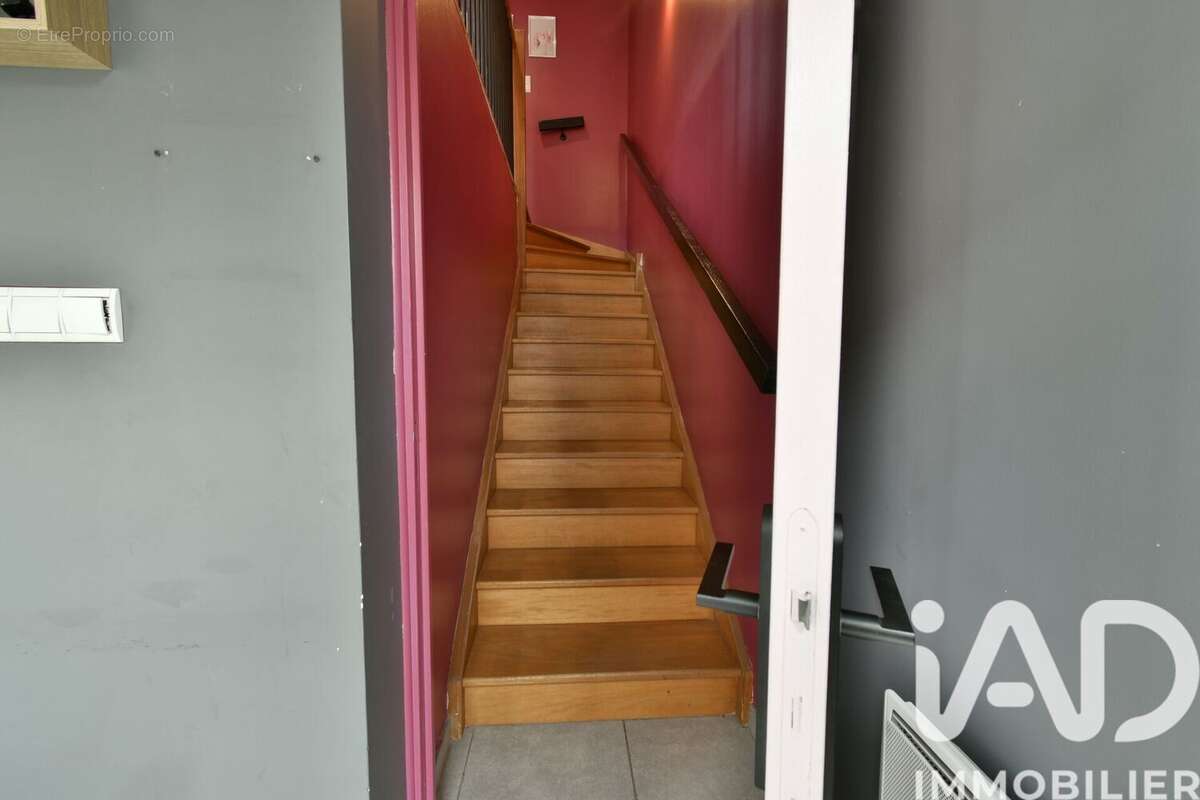 Commerce 95 m² à Saint-Just-En-Chaussee  - photo 8
