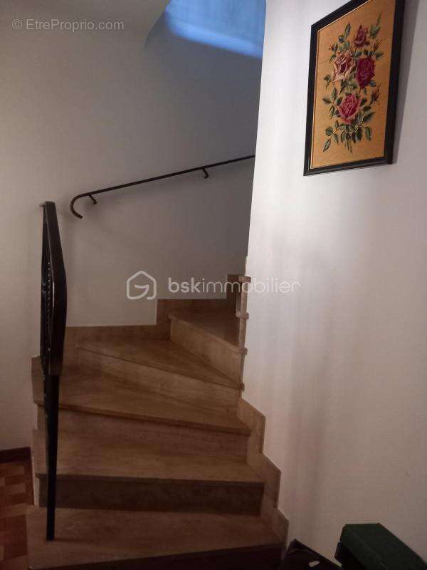 Maison à SAINT-HILAIRE-D'OZILHAN