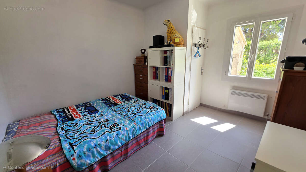LAURIS CENTRE: Maison T4 de 100 m2 avec garage, atelier sur 1200 m2 de terrain - photo 7