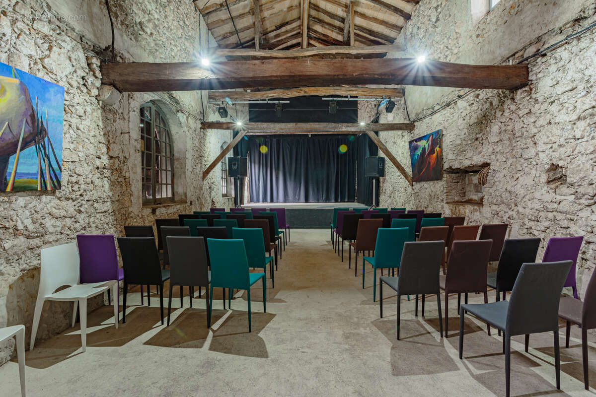 A vendre batisse de caractere - photo 4