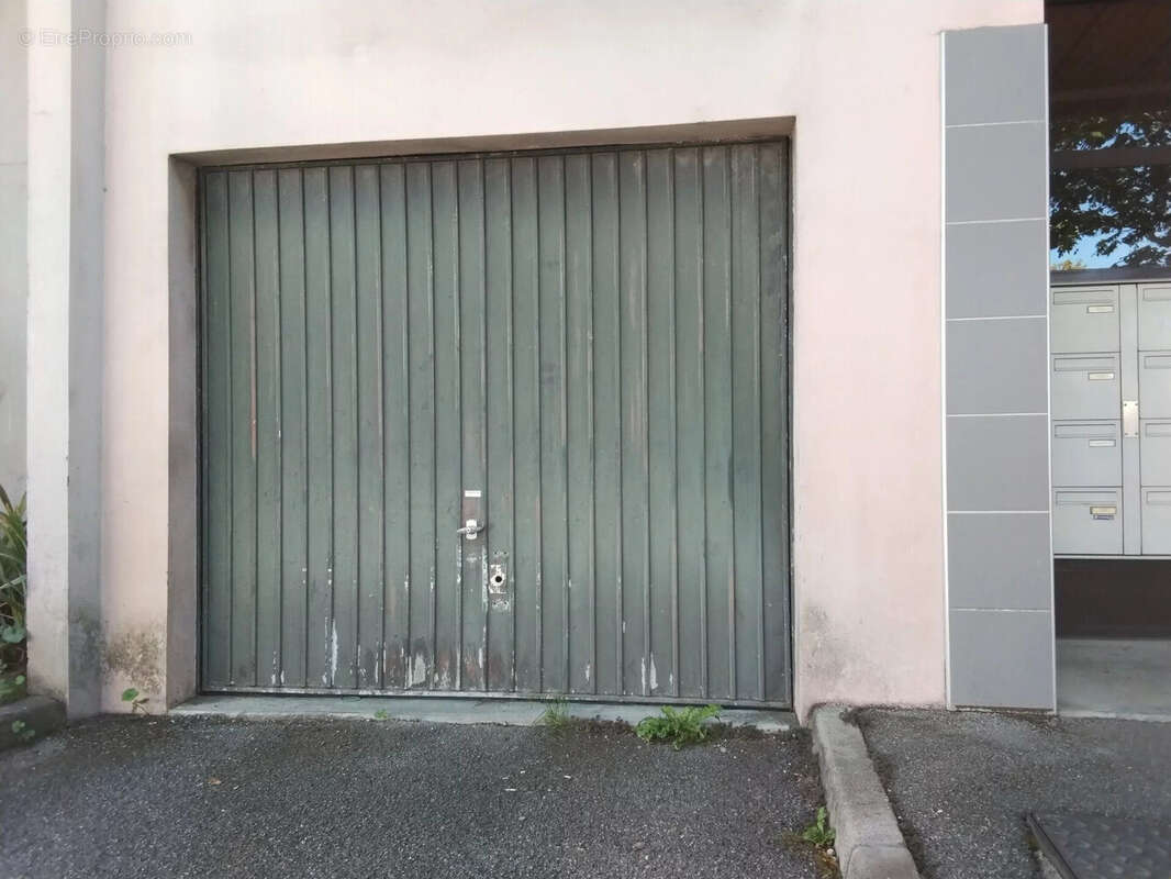 Parking à ECHIROLLES