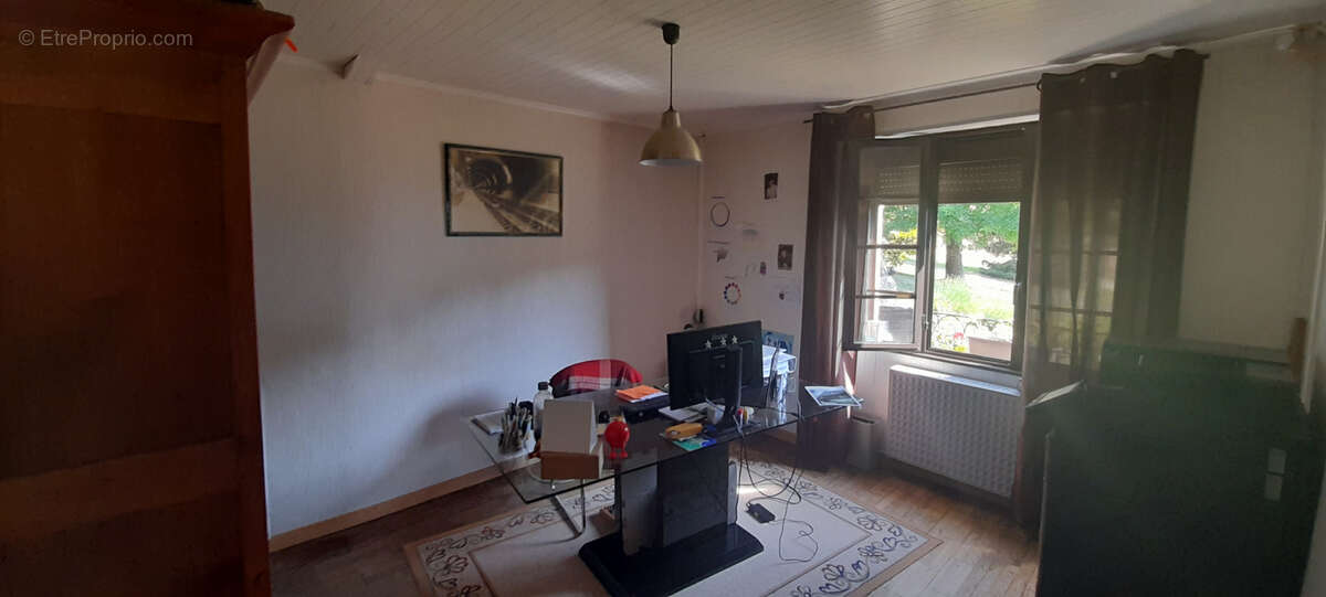 Maison à CUZORN