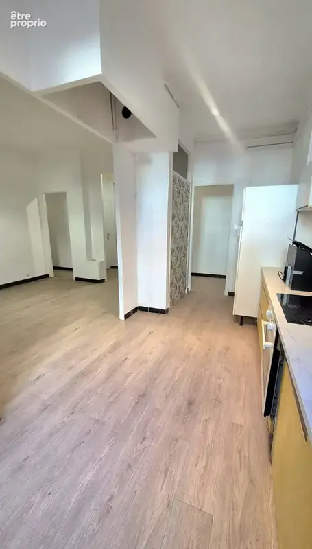 Espace cuisine équipée et salle à manger  - Appartement à MARSEILLE-4E